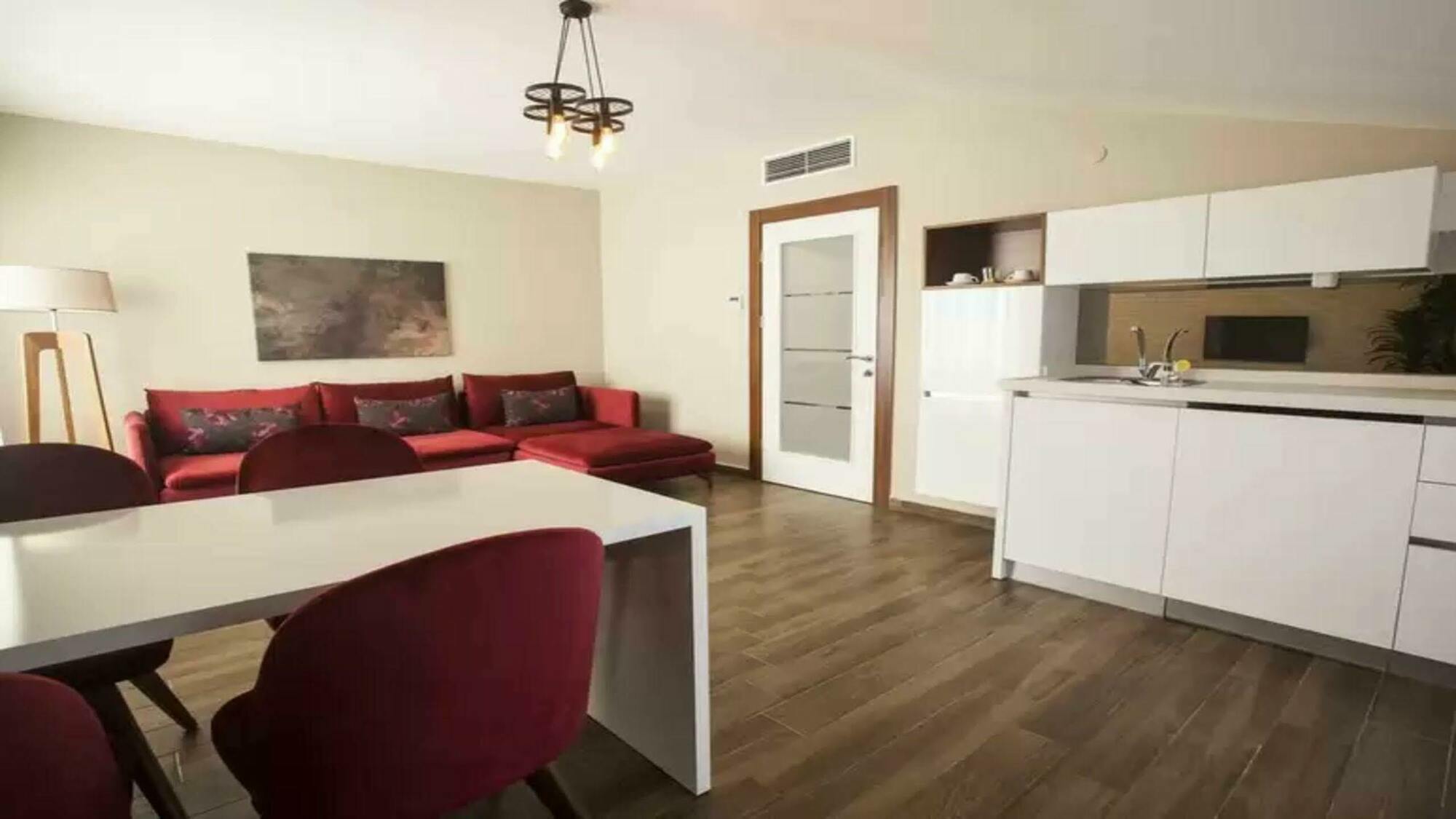 Maxuite Hotel In Home أكشاي المظهر الخارجي الصورة