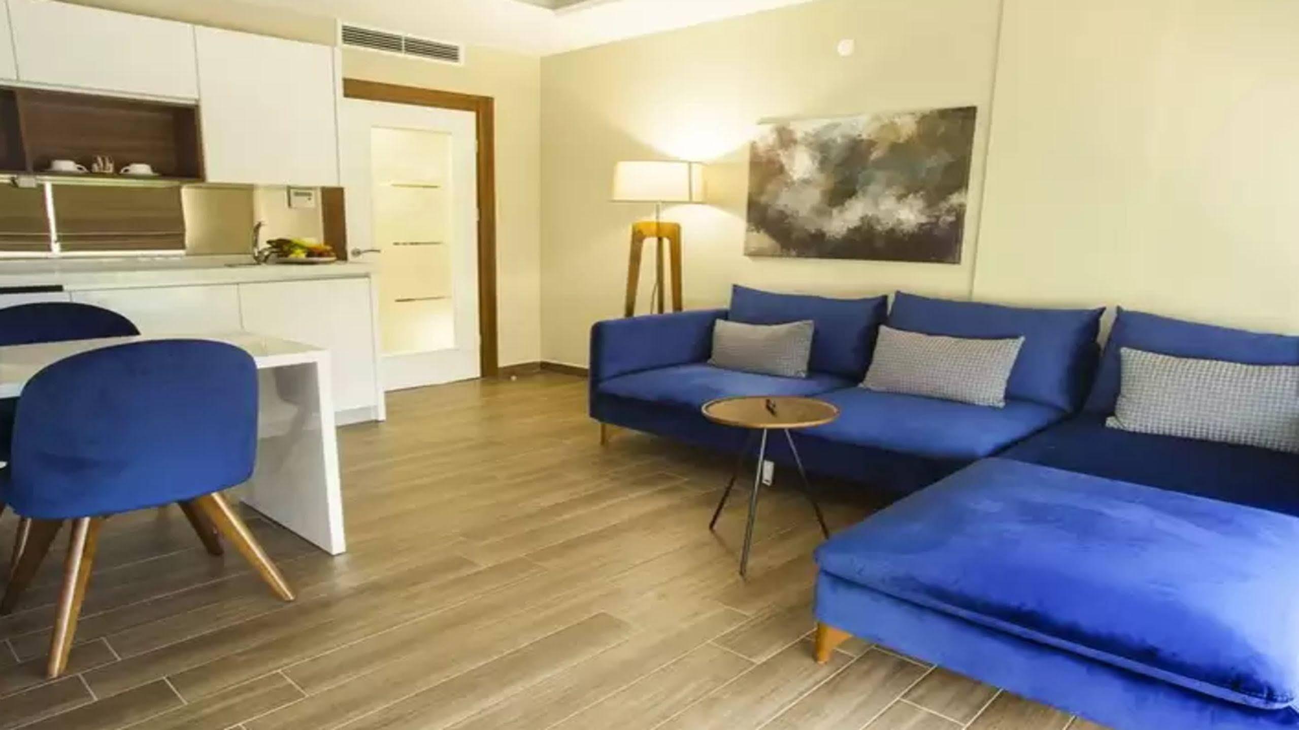 Maxuite Hotel In Home أكشاي المظهر الخارجي الصورة
